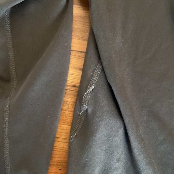 Bauer Hockey Under Shirt Size Small. - Picture 6 of 6